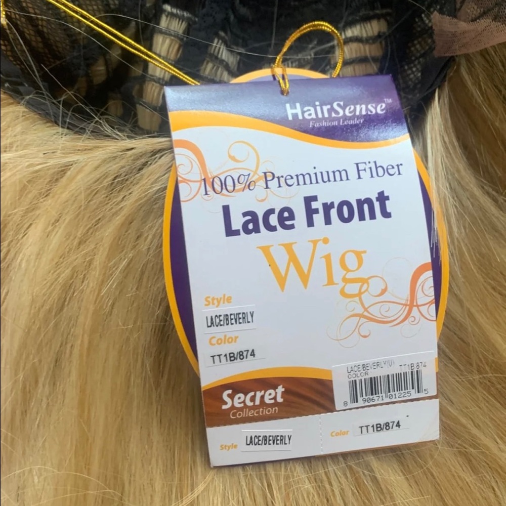 Wig - Picture 2 of 6